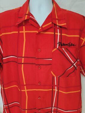 FUBU Shirt Mens L Red ‎ Abstract Button Up Short Sleeve Pocket 90s Style